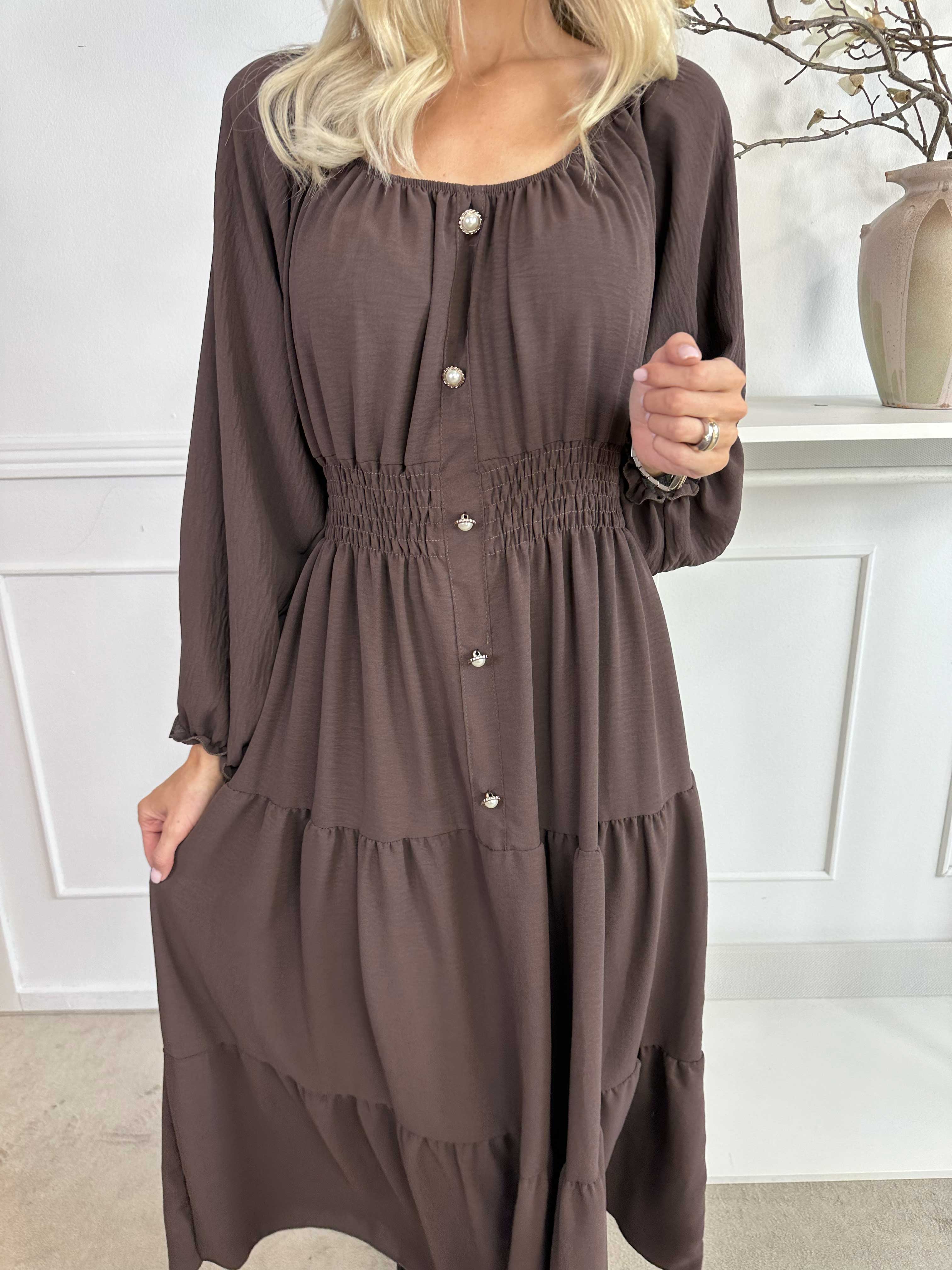 Midnight - Lang kjole med smock i taljen og guld knapper